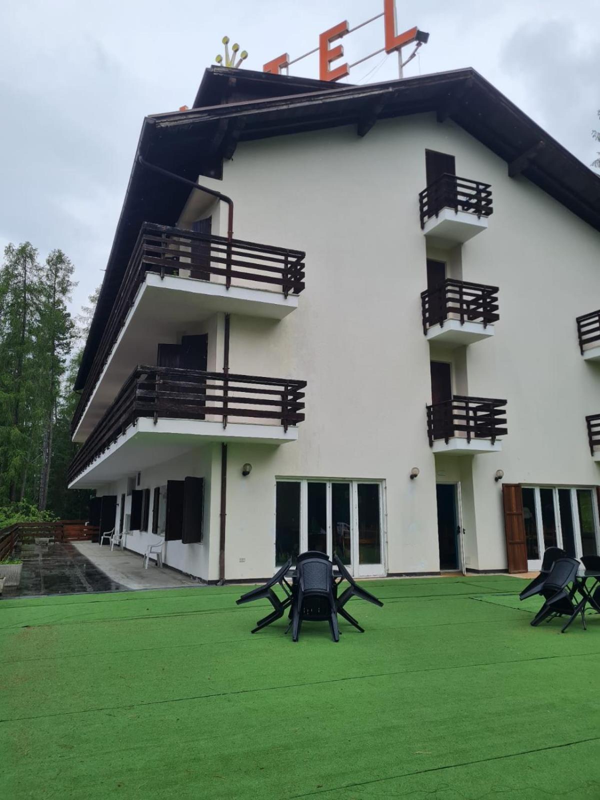 Hostel Il Pirata Cavareno Dış mekan fotoğraf