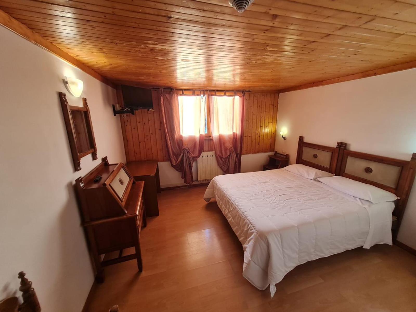 Hostel Il Pirata Cavareno Dış mekan fotoğraf