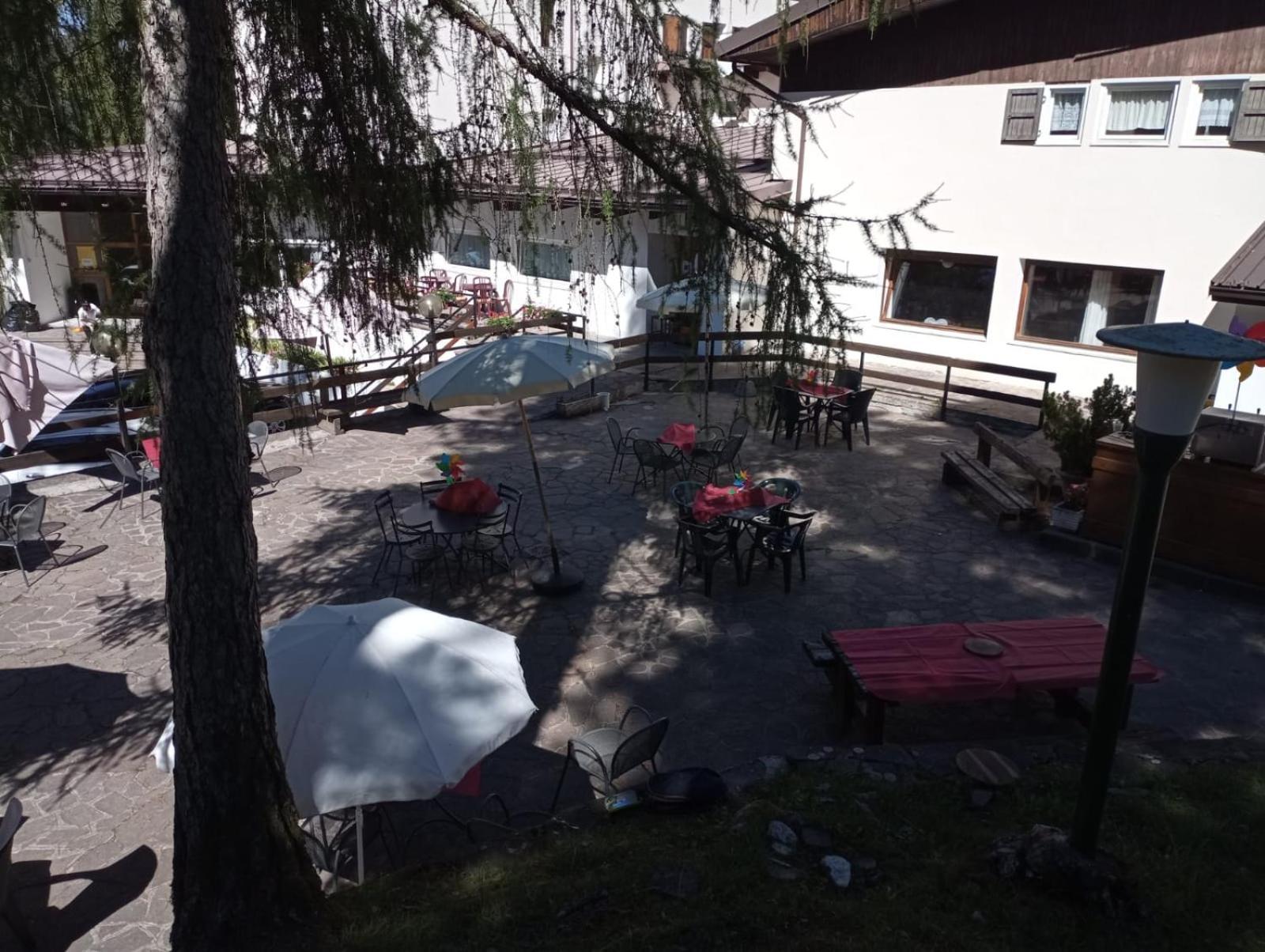 Hostel Il Pirata Cavareno Dış mekan fotoğraf
